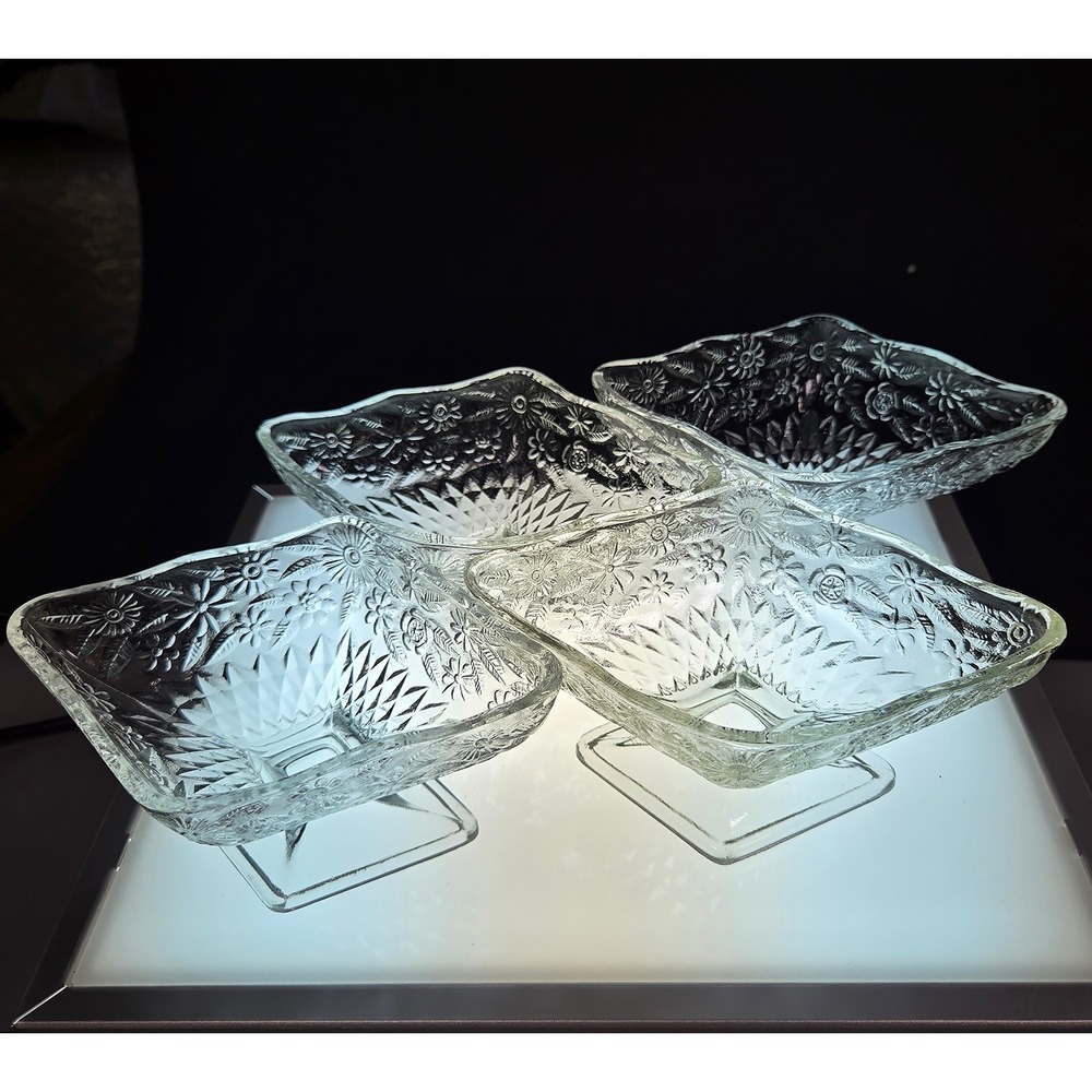 Unbranded Dessert Bowls Unisex OS Clear Excellent Floral Pressed Glass Set of 4